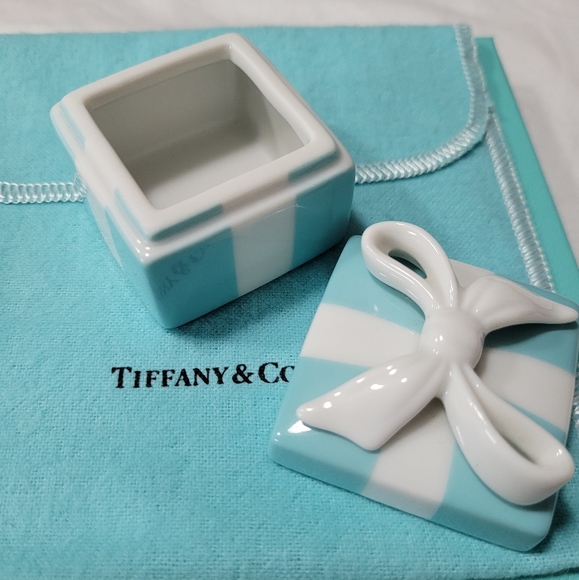 Tiffany and Co Porcelain Mini Blue Box - Picture 6 of 8